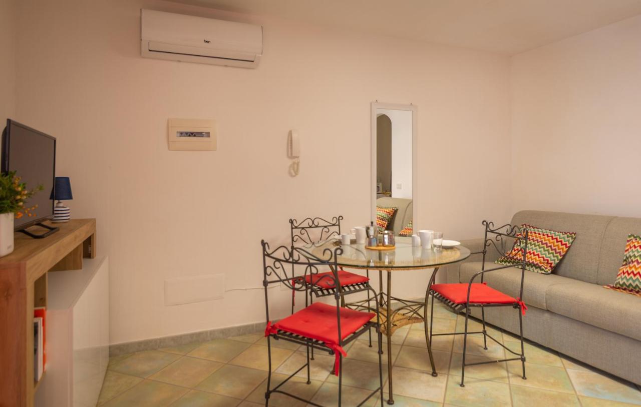 Aparthotel Residenze Il Girasole Golfo Aranci Exterior foto