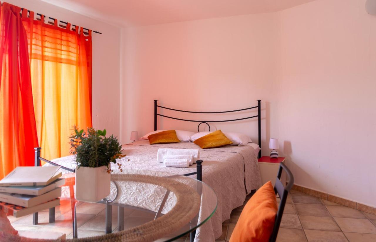 Aparthotel Residenze Il Girasole Golfo Aranci Exterior foto