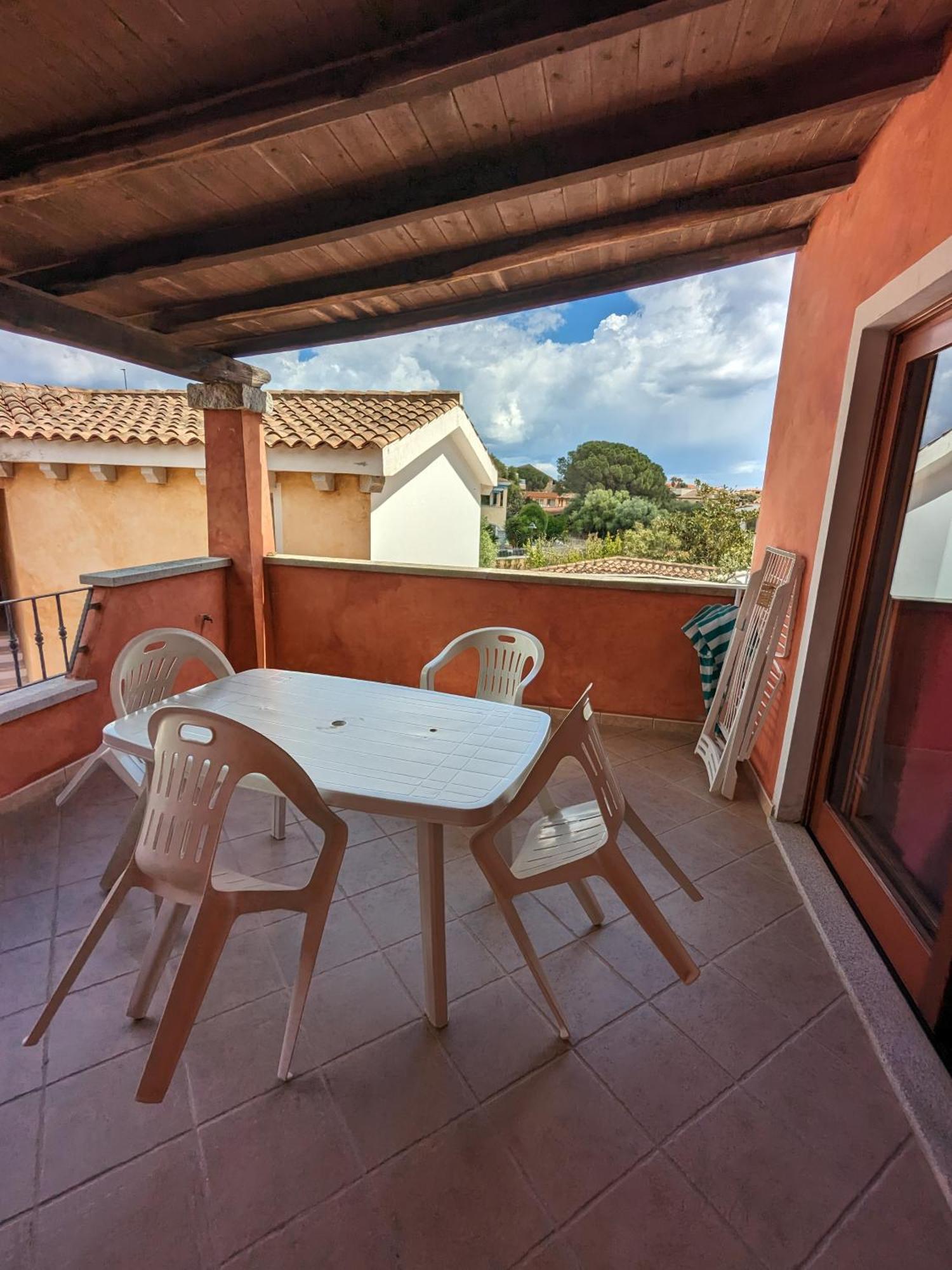 Aparthotel Residenze Il Girasole Golfo Aranci Exterior foto
